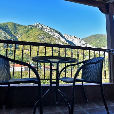 Hotel Παραδοσιακο Loutraki  Bagian luar foto