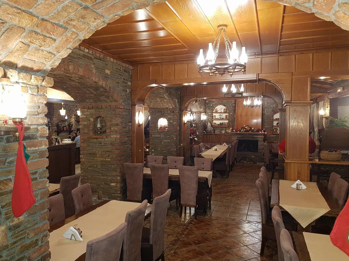 Hotel Παραδοσιακο Loutraki  Bagian luar foto