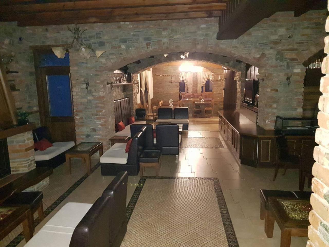 Hotel Παραδοσιακο Loutraki  Bagian luar foto