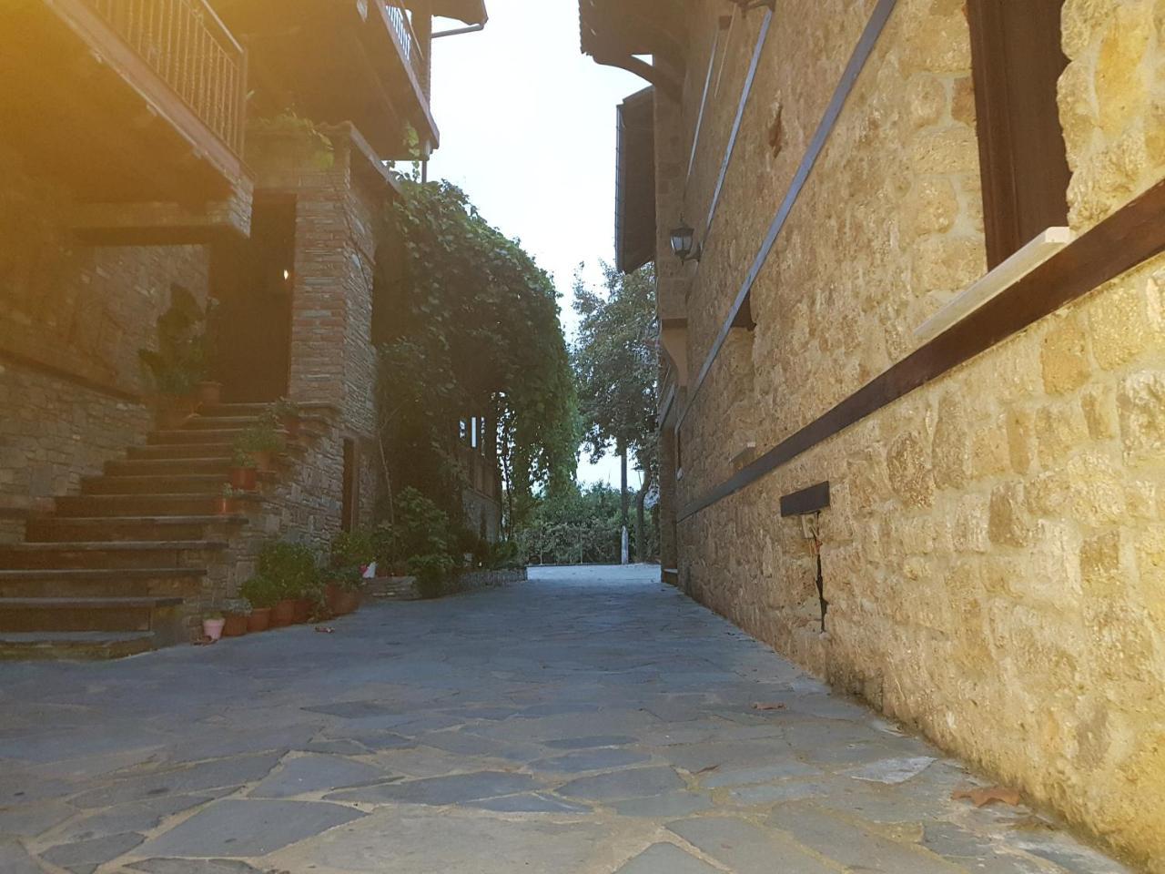Hotel Παραδοσιακο Loutraki  Bagian luar foto