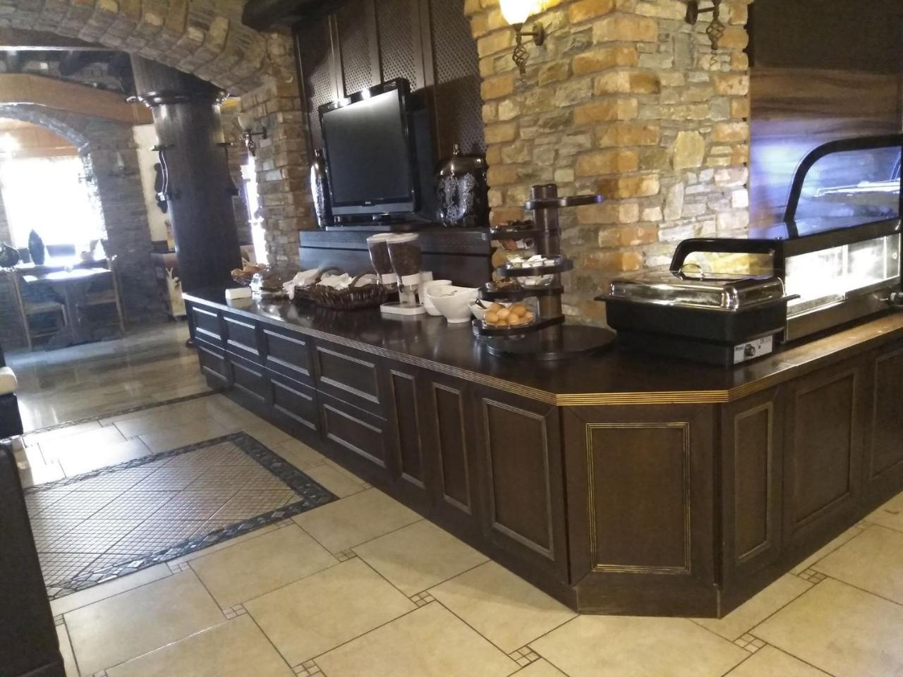 Hotel Παραδοσιακο Loutraki  Bagian luar foto