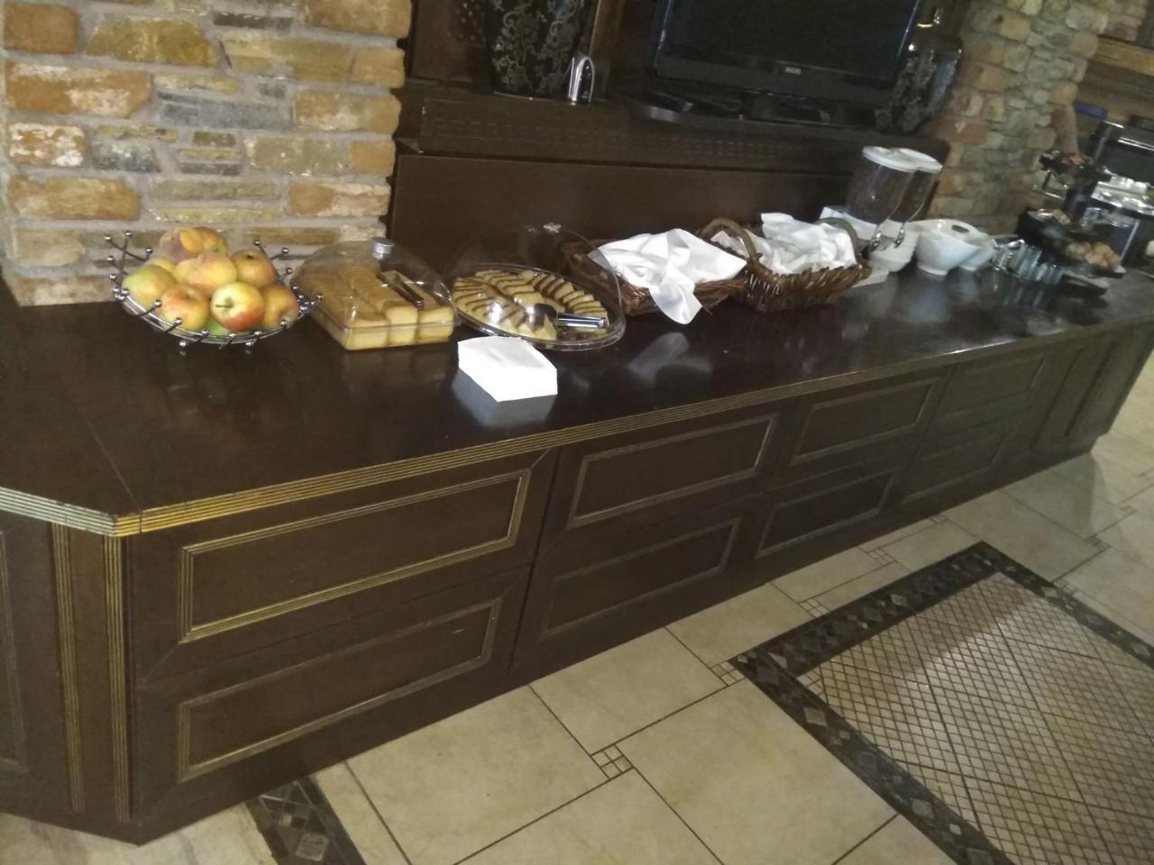 Hotel Παραδοσιακο Loutraki  Bagian luar foto